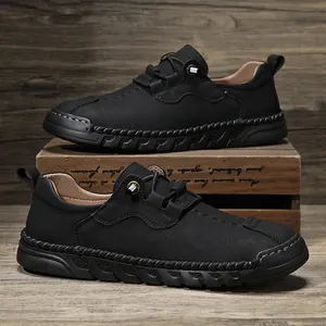 Chaussures décontractées en cuir noir pour hommes avec semelle souple cousue main