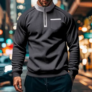 Detailansicht Herren-Sweatshirt mit halbem Reißverschluss, Fleece-Futter und Kontrasttasche