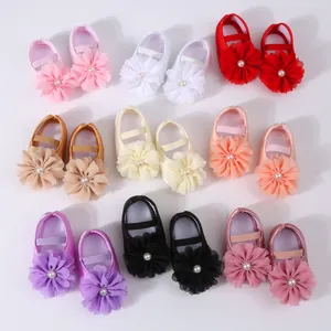 Variété de chaussures de princesse pour bébé avec fleurs en mousseline multicouches et perles