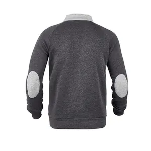Rückansicht eines Herren-Sweatshirts mit Stehkragen und hellgrauen Ellbogenschonern