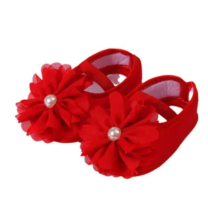 Élégantes chaussures rouges de princesse pour bébé avec fleurs en mousseline de soie