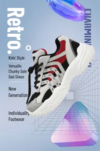 Detalle lateral de zapatillas deportivas chunky para niños con malla roja