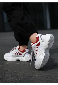 Zapatillas deportivas gruesas para niños con malla traspirable roja y blanca para el otoño
