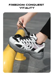 Detalle de zapatillas transpirables para niños con sistema de cordones