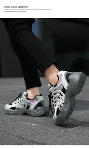 Detalle de zapatillas chunky de malla transpirable para niños con suela gruesa