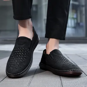 Detailansicht der schwarzen geflochtenen Leder-Loafer für Herren für die Freizeit