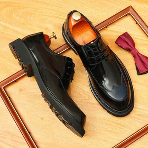 Zapatos de vestir para hombre en cuero negro brillante, estilo formal para bodas