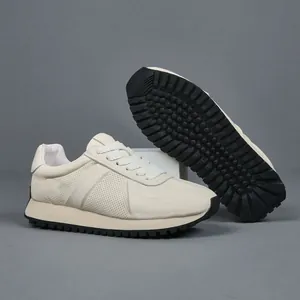 Baskets décontractées en cuir blanc cassé pour hommes avec semelles noires antidérapantes