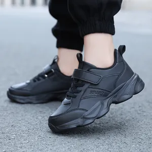 Zapatillas deportivas negras para niños de cuero sintético duradero con tira de velcro