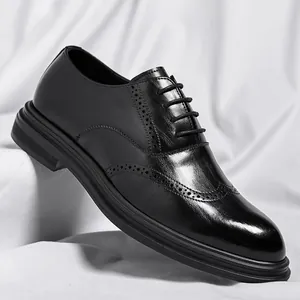 Ανδρικά μαύρα δερμάτινα παπούτσια Brogue με σόλα αύξησης ύψους για γάμο ή εργασία