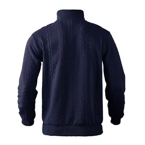 Detailansicht der Rückseite eines dunkelblauen Vintage-Sweatshirts mit Jacquard-Muster.