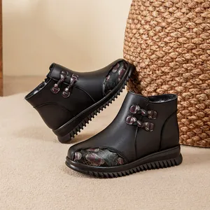 Schwarze Winterstiefeletten für Damen mit Blumenakzenten und rutschfester Sohle