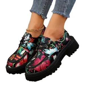 Zapatos de plataforma para mujer estilo británico con bordado floral vibrante