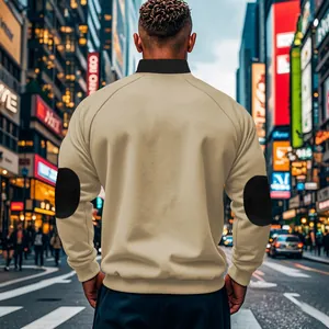 Achteraanzicht van zwaar fleece sweatshirt voor heren met zwarte elleboogstukken
