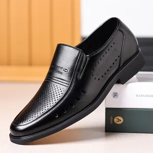 Scarpe in Cuoio Rigenerato Business Casual da Uomo Estate Traspirante Traforato Slip-on Mocassini per Uomini di Mezza Età Nero