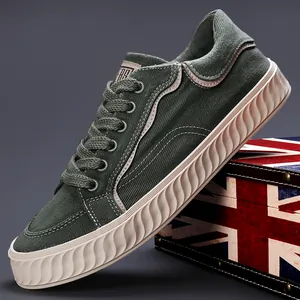 Zapatillas casuales de lona verde oscuro para hombre con suela blanca gruesa ondulada