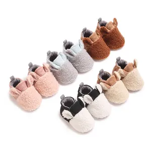 Warme und gemütliche Baby-Fleece-Schuhe in verschiedenen Farben mit niedlichen Ohren
