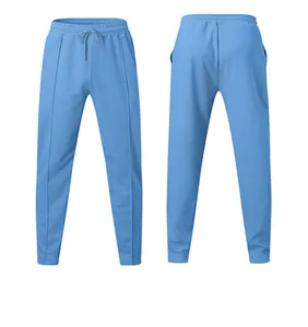 Detaillierte Vorder- und Rückansicht der hellblauen Herren-Sporthose im Freizeitstil