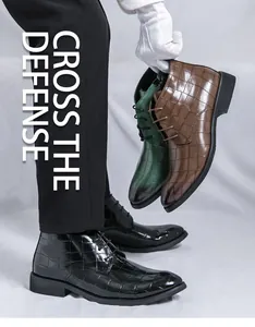 Bottines hautes pour hommes en cuir avec texture crocodile - vue détaillée