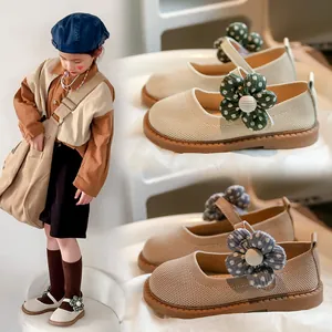 Süße Mädchen Mary Janes mit Blumendekor, atmungsaktives Strickmaterial, Prinzessinnen-Stil