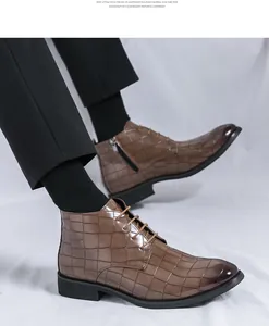 Bottines Martin marron pour hommes avec texture crocodile et semelle EVA