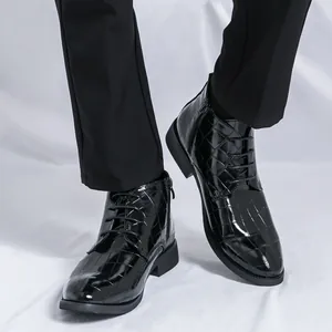 Bottines Martin classiques homme style britannique rétro motif crocodile noir chic