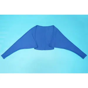 Geripptes blaues Langarm-Bolero-Jäckchen aus weichem und elastischem Strickstoff