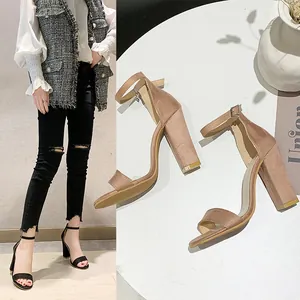 Sandali da Donna con Tacco Largo Cinturino alla Caviglia Punta Aperta in Pelle Scamosciata di Vacchetta Moda Estiva