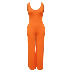 Professionelle Geisterpuppen-Ansicht eines leuchtend orangen ärmellosen Damen-Overalls