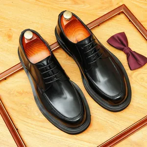 Elegante schwarze Herren-Derbyschuhe aus echtem Leder mit runder Kappe und Schnürung