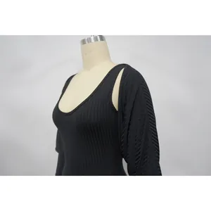 Detailansicht des schwarzen gerippten Langarm-Bolero- und Body-Sets für Damen