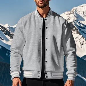 Vue détaillée de la veste de baseball grise vintage avec col montant et boutons-pression