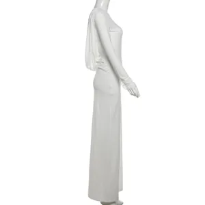 Élégante robe longue blanche dos nu à manches longues pour les soirées formelles chic