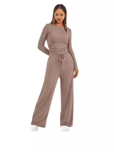 Ensemble deux pièces de loisirs avec haut plissé à manches longues et pantalon large