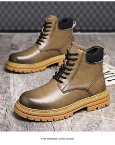 Vue détaillée des bottines Martin vintage pour hommes avec semelles en caoutchouc résistantes