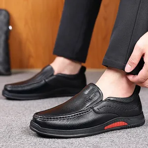 Mocassini casual da uomo in pelle di vacchetta autunnale con suola morbida nero