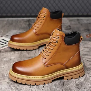 Bottes de travail classiques en cuir marron pour hommes avec semelle crantée épaisse et lacets