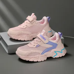 Zapatillas deportivas rosas de malla transpirable para niños con cierre de velcro cómodo