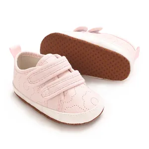 Weiche rosa Baumwoll-Babyschuhe mit rutschfesten Sohlen und Klettverschluss für Babys
