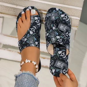 Women Summer Paisley Printed Flat Flip-Flops Dark Skull Pattern Beach Sandals Casual Slip-On Slides Bohemian Ethnic Style Footwear