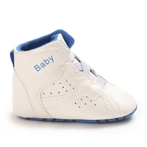 Witte hoge babysneakers met blauwe accenten en zachte PU-zolen voor baby's