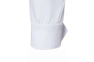 Primer plano profesional del puño de una camisa casual blanca para hombre con costuras