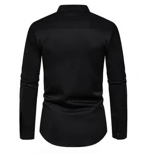 Vista trasera de camisa casual negra de manga larga para hombre con cuello mao.