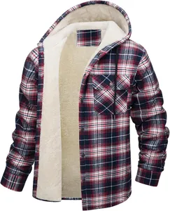 Detailansicht der Herren-Kapuzenjacke mit Karomuster und dickem Fleece-Futter für den Winter