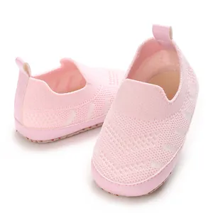 Detailansicht rosa atmungsaktive Baby-Lauflernschuhe aus Mesh mit weicher Sohle für 0-1 Jahr