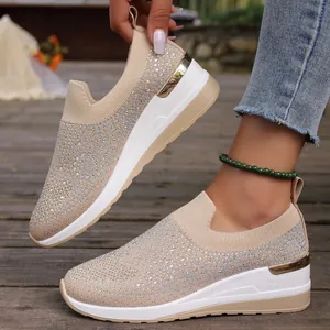 Elegante Sneaker mit Keilabsatz und Strasssteinen Slip-On Plateau-Laufschuhe für Damen