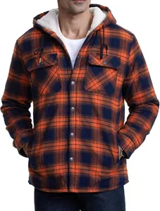 Vorderansicht der karierten Herren-Kapuzenjacke in Orange und Marineblau mit Fleecefutter