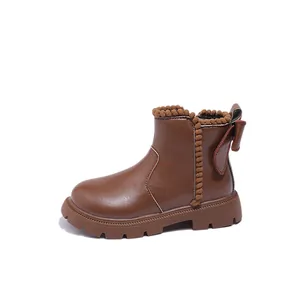 Bottines brunes stylées pour filles avec doublure chaude et détail de nœud au dos