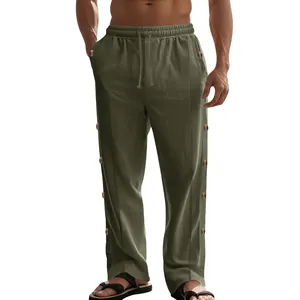 Pantalon décontracté en lin vert olive pour homme avec cordon et boutons latéraux.
