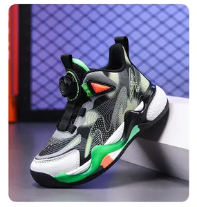 Basketballschuh für Kinder mit robustem Leder und praktischem Drehverschlusssystem